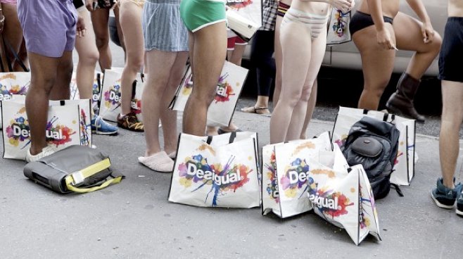 Shopping in mutande: Desigual’s Undie Party