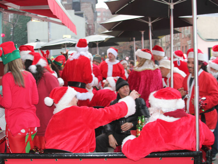 Santacon: New York invasa dai Babbi Natale