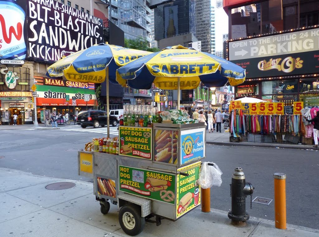 l-hot-dog-in-strada