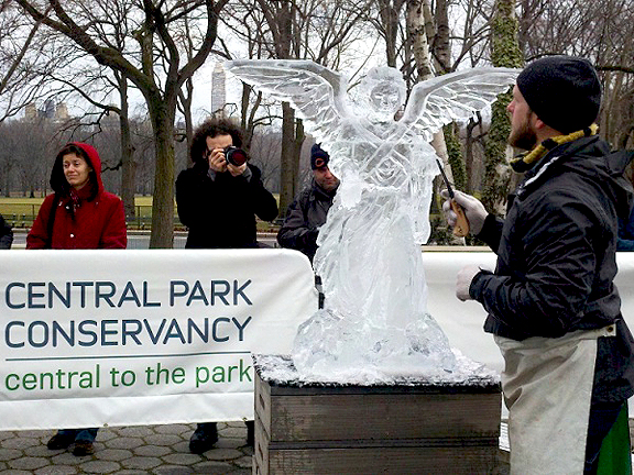 Sculture di ghiaccio a Central Park