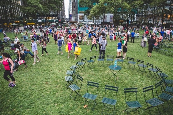 Il gioco delle sedie a Bryant Park