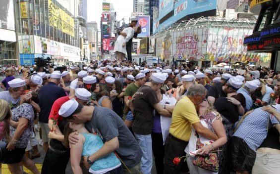 www.timessquarenyc.org/events/kiss-in