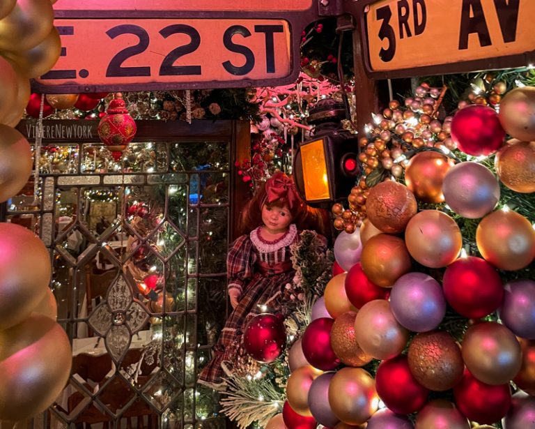 Rolf’s German Restaurant: le migliori decorazioni natalizie di NYC da oltre 50 anni!